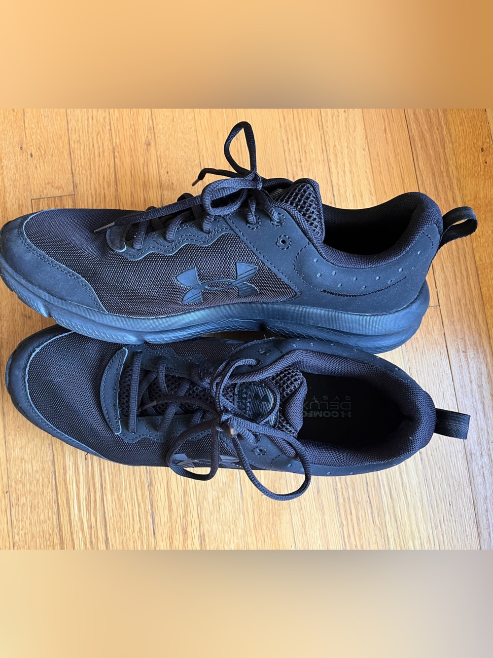 Under Armour Charged Assert 10 Black Running Shoes size 11